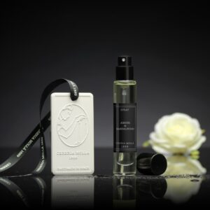 מארז יוקרתי קרמקיה ומבשם AMBER&SANDALWOOD