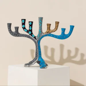 חנוכיות מעוצבות וצבעוניות בעבודת יד עץ החיים